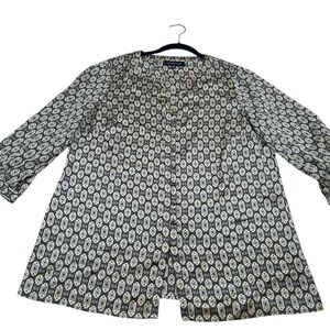 Jones New York Black/Cream Patterned Blouse with Mandarin Collar. Size Large.